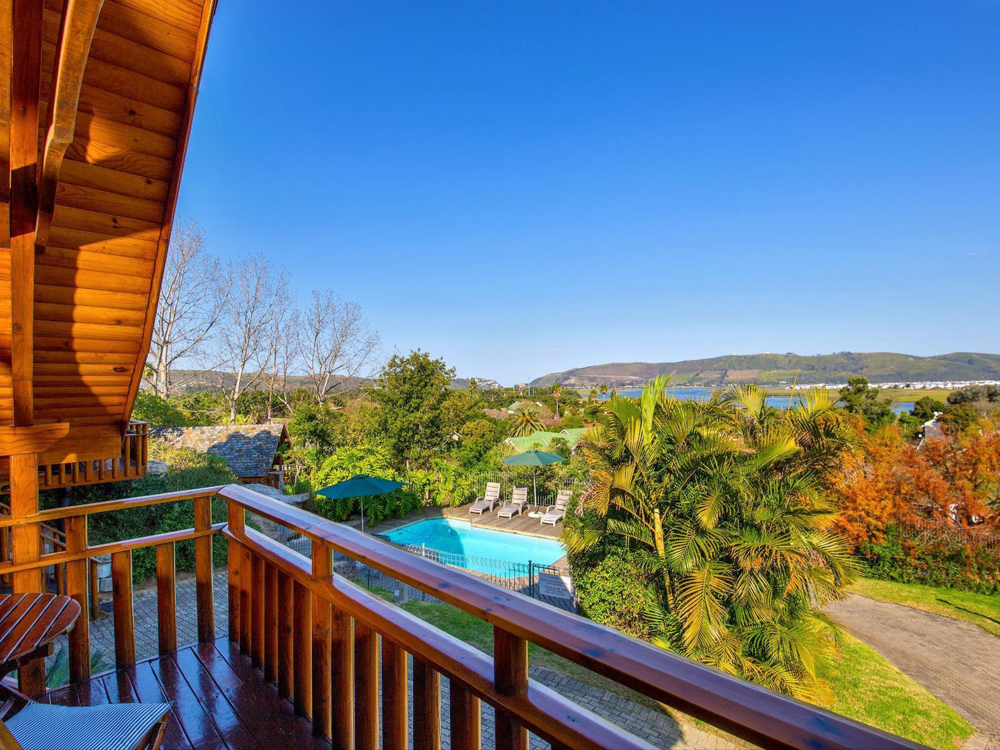 Air-conditioned Double Log cabin @ Abalone Lodges