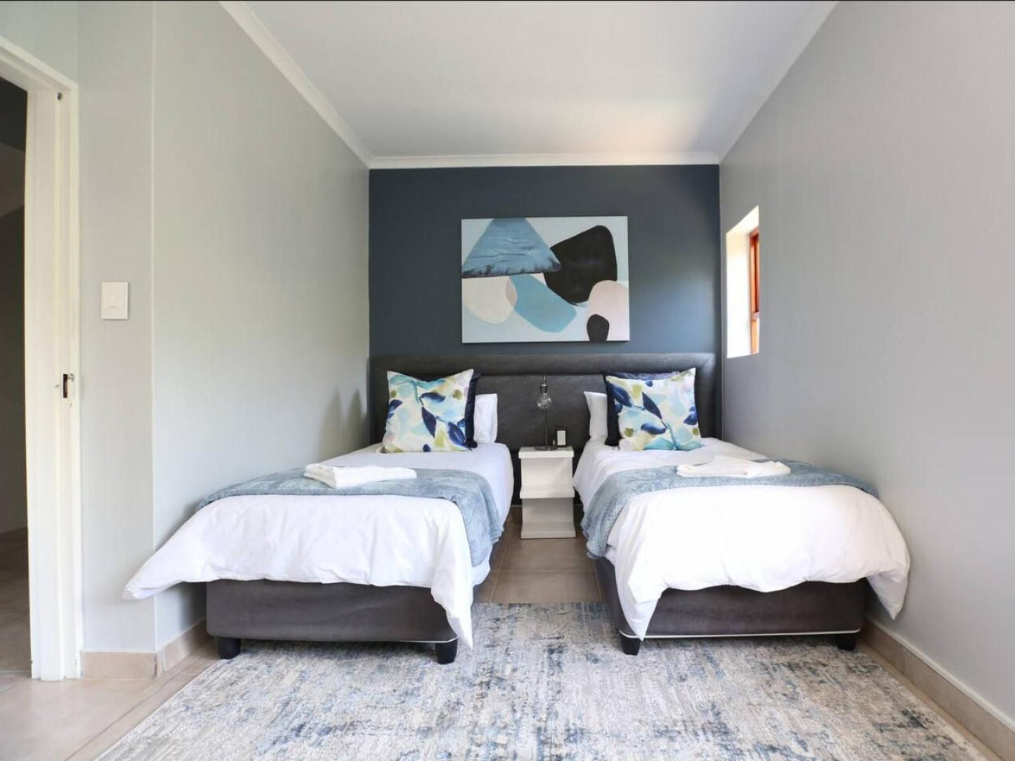 Above & Beyond Houtbay, Ocean View Apartment, Bedroom