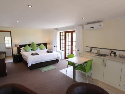 Acara Guest Cottages, Balcony Room, Bedroom