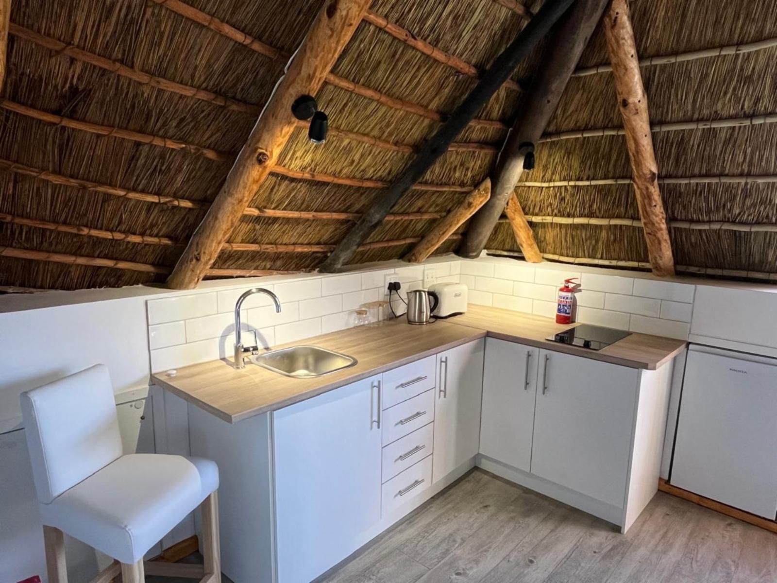 Acara Guest Cottages, Thatch Suite, Kitchen