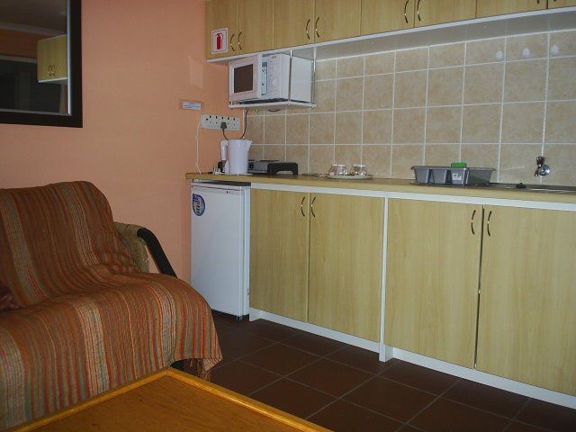 Accommodation Na Chelle Tygerdal Cape Town Western Cape South Africa Kitchen