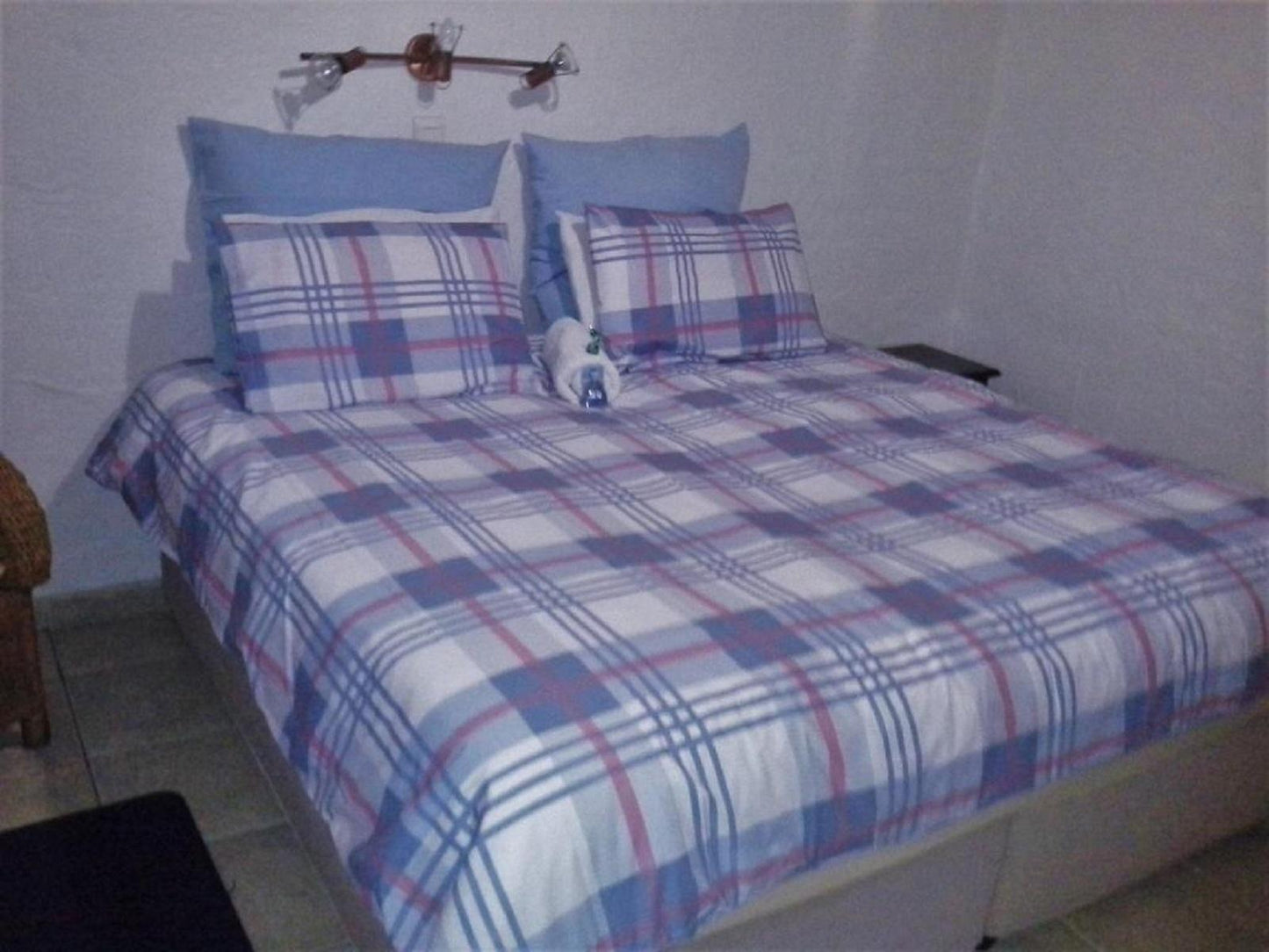 UNIT 4 Double en-suite @ Acquila Guest House