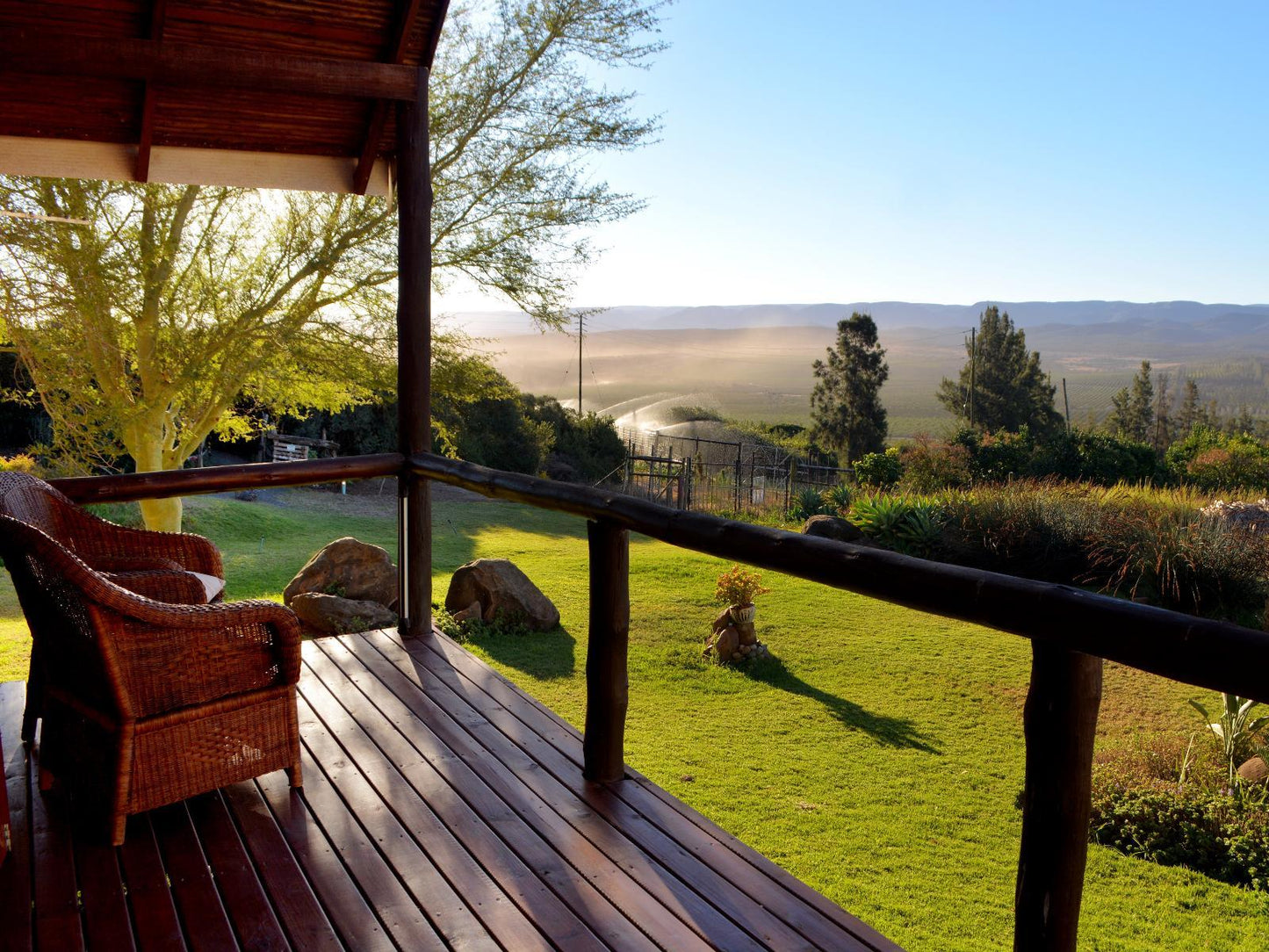 Queen bed Chalet @ Addo Dung Beetle Guest Farm