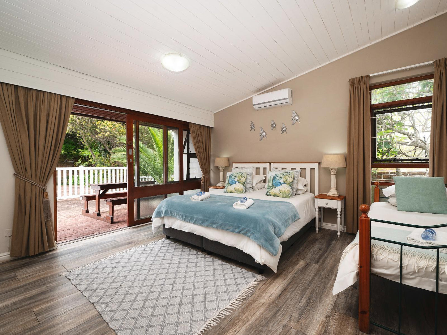 2 Bedroom Family Unit-sleeps 5 @ Admirals Lodge Guest House