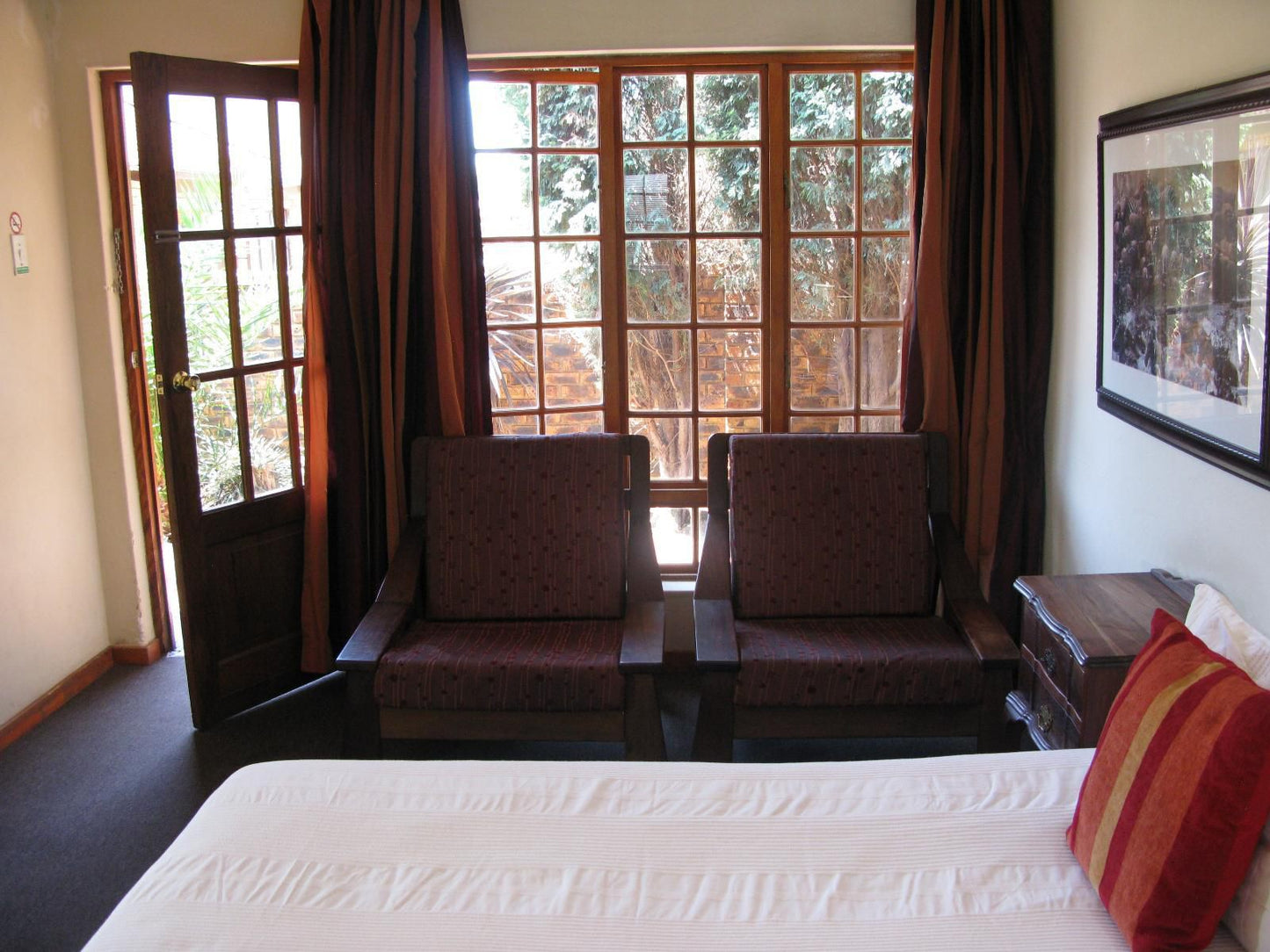 Aero Guest Lodge, Standard Family Room, Bedroom