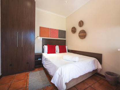 Africa Beach B&B, Classic: Parking facing- ,king,twin, Bedroom