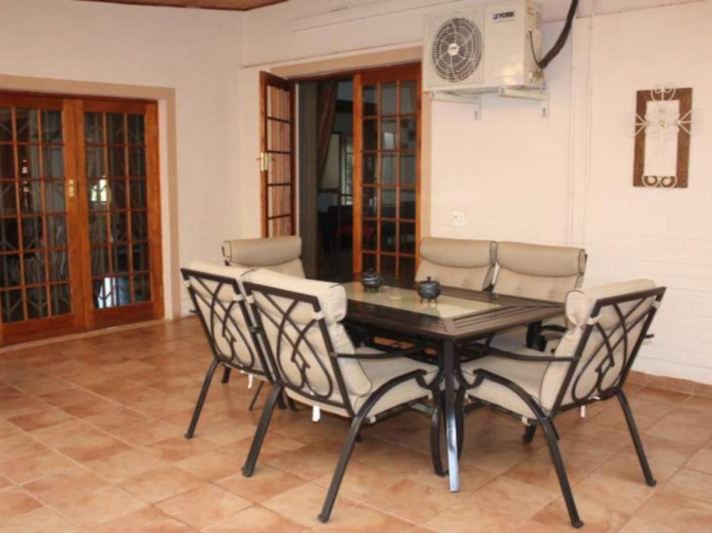 Africa Dawn Guesthouse, Sepia Tones, Living Room