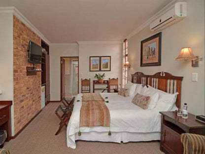 Single or Double Room @ Africa House Guest House