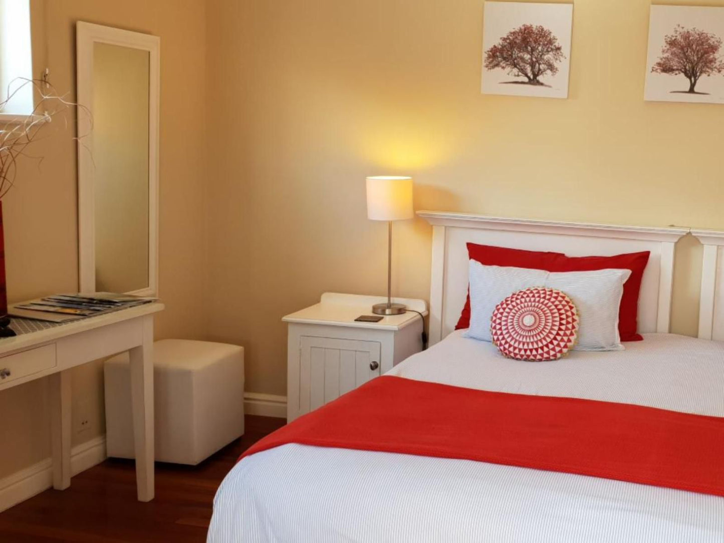 African Breeze Guesthouse, Deluxe Family Suite 5, Bedroom