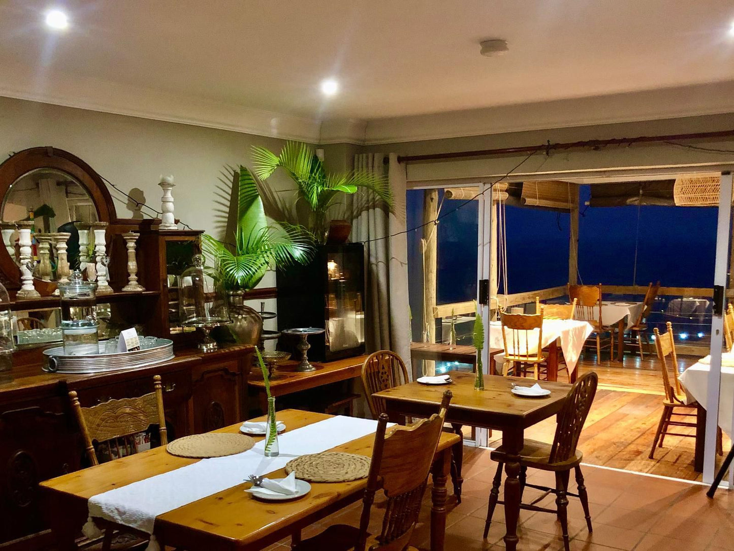 African Peninsula Guest House & Restaurant, Living Room