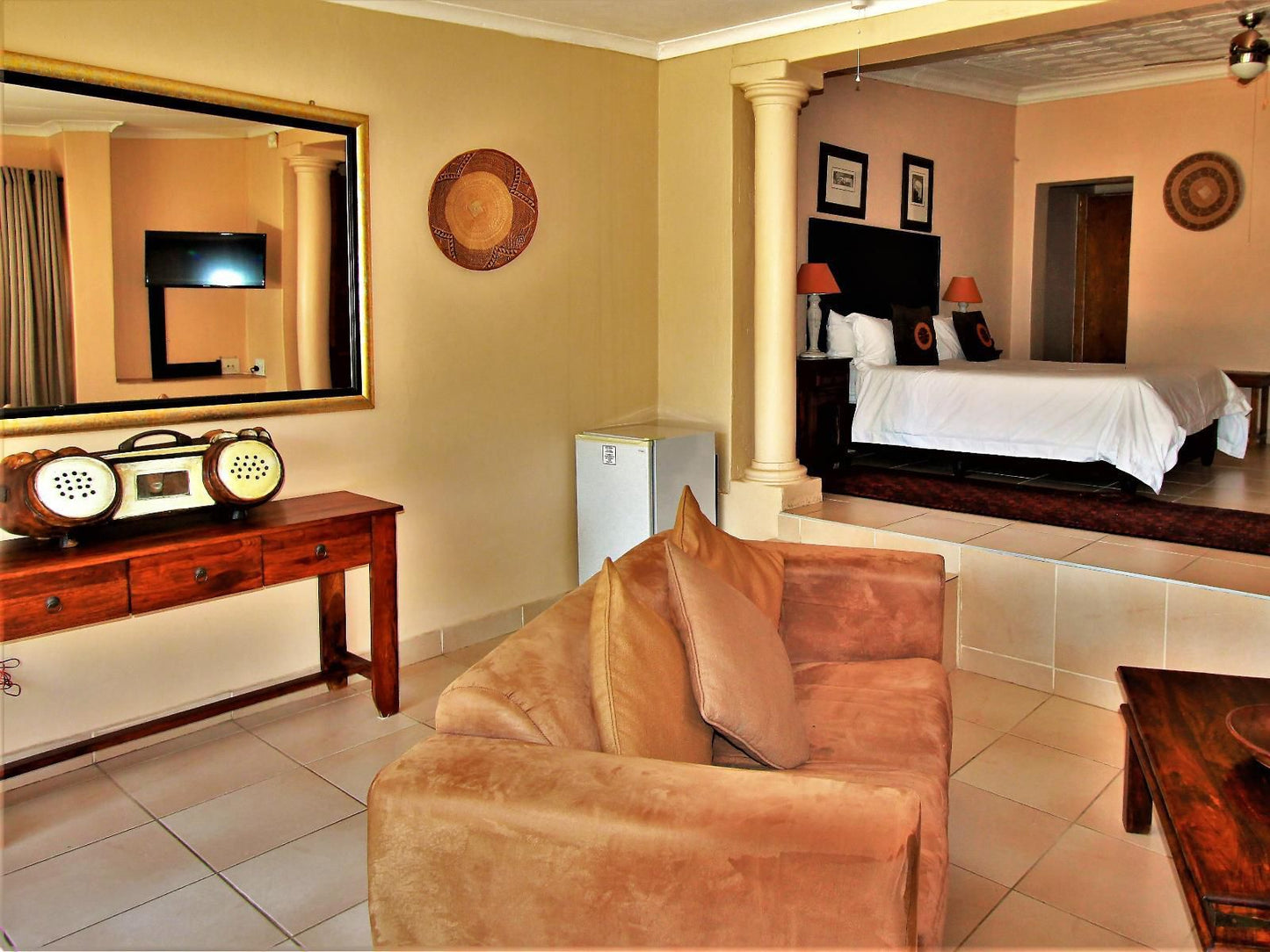 African Roots Guest House, KING ROOM