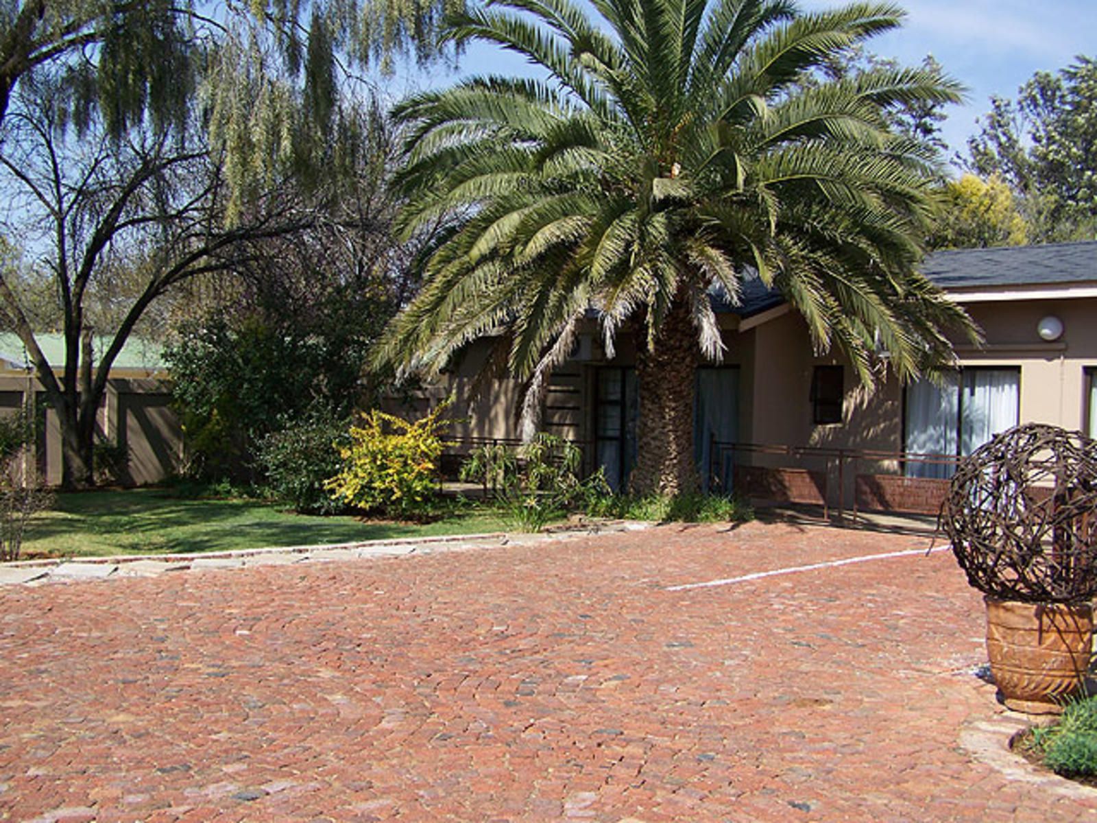 African Lodge Bloemfontein Universitas Bloemfontein Free State South Africa House, Building, Architecture, Palm Tree, Plant, Nature, Wood