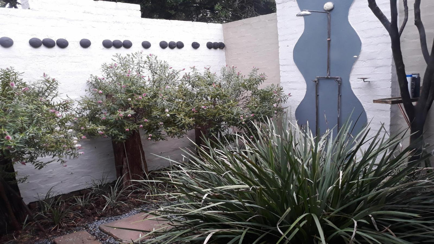 Classic Twin Rose Garden Shower @ African Silhouette Guesthouse