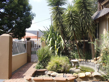 African Sky Guest House Krugersdorp Gauteng South Africa House, Building, Architecture, Palm Tree, Plant, Nature, Wood, Garden