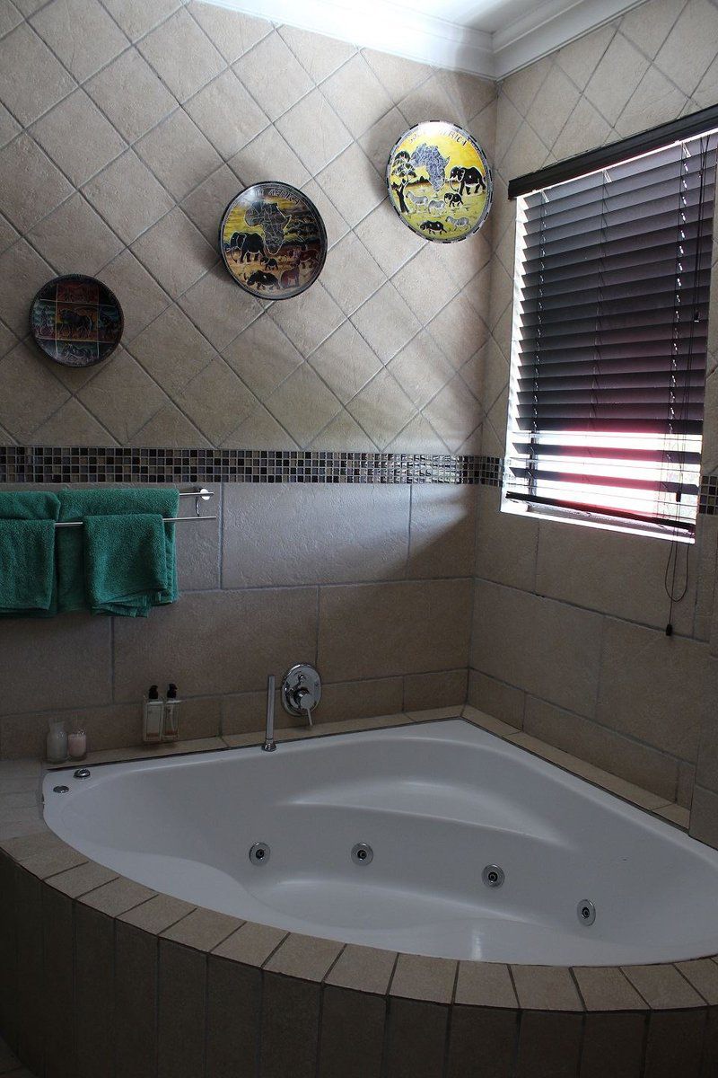 Africa Paradise Airport Guest Lodge And Travel Centre Linksview Johannesburg Gauteng South Africa Unsaturated, Bathroom