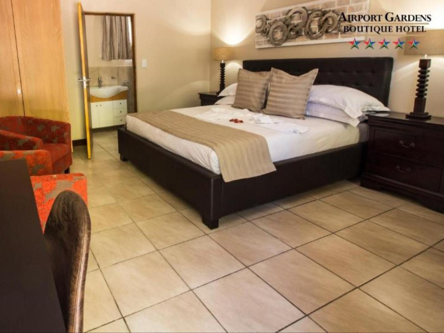 Airport Gardens Boutique Hotel, Family Inter-Leading Rooms, Bedroom