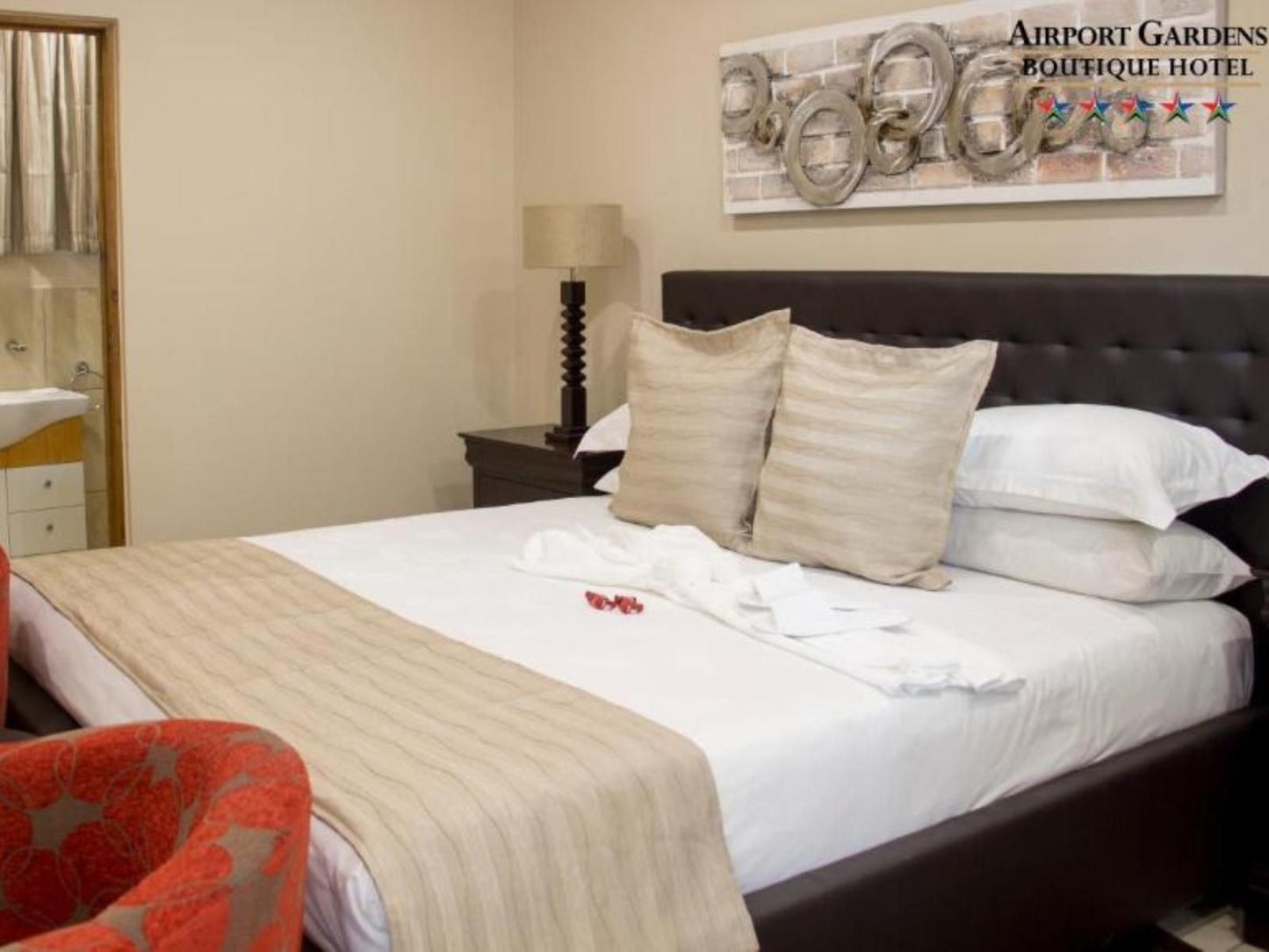 Airport Gardens Boutique Hotel, Family Room - Self Catering, Bedroom