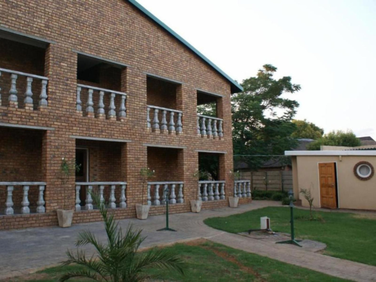 Airport Inn Bandb And Emerald Guest House Kempton Park Johannesburg Gauteng South Africa House, Building, Architecture