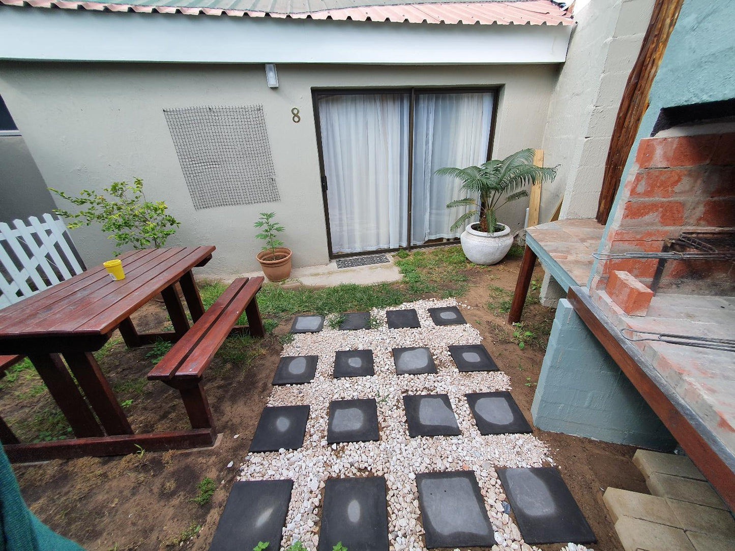 King Room 08 with Private Garden & Braai @ Alabaster Box B&B