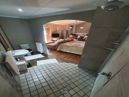 King Room 08 with Private Garden & Braai @ Alabaster Box B&B