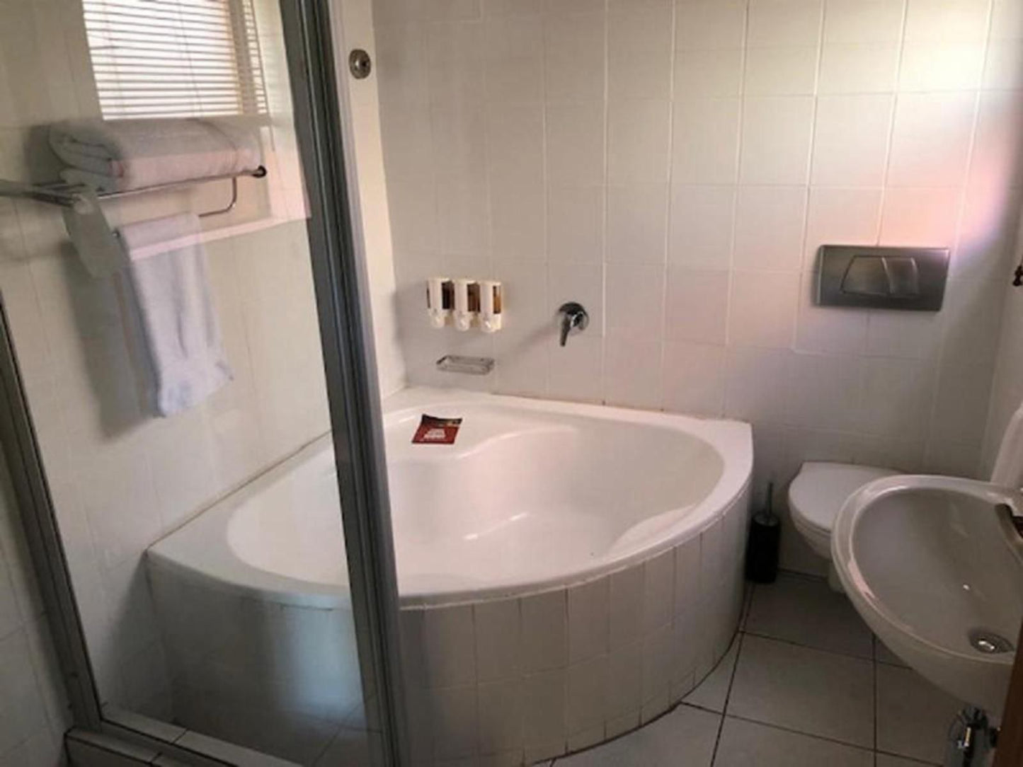 A La Martha S Airport Guest House Walmer Port Elizabeth Eastern Cape South Africa Bathroom