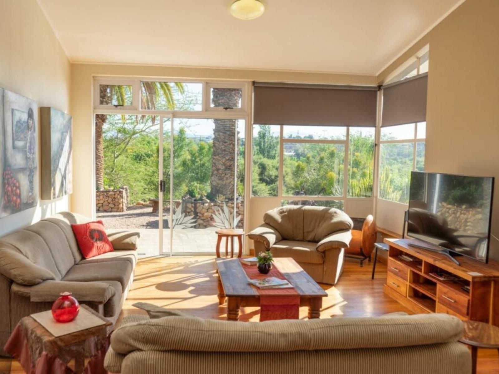 Aloe Manor, Living Room