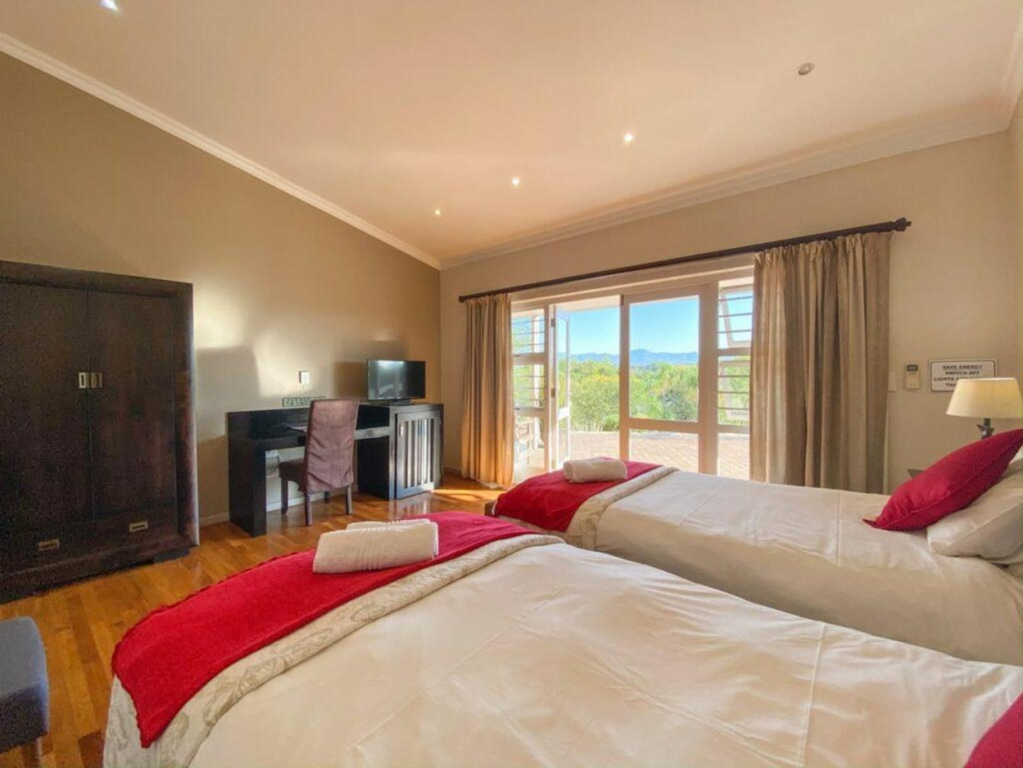 Aloe Manor, Luxury Queen Room, Bedroom