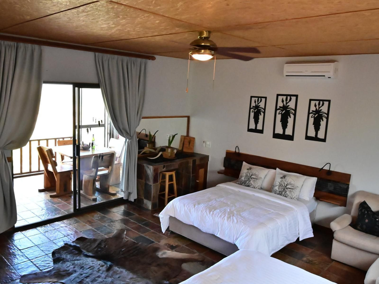 Aloegrove Safari Lodge, Luxury room, Bedroom