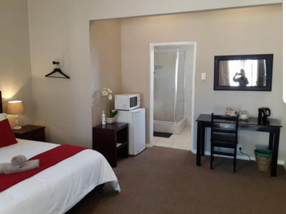 King Room @ Aloes Guest House First On Camp Street