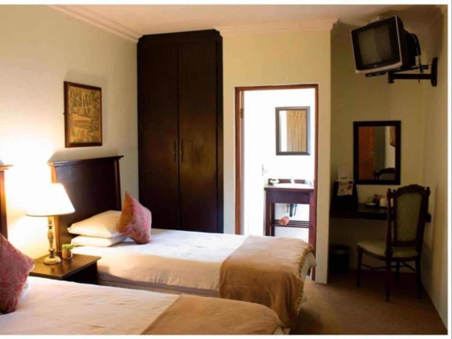 Twin Room @ Alveston Manor Guest House