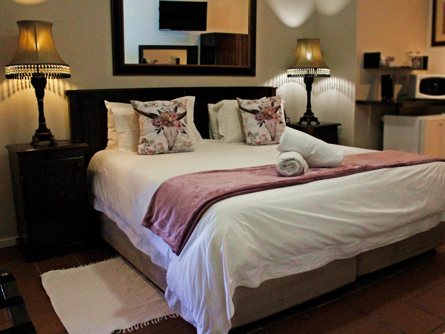 Deluxe Double Full En-suite 4 @ Amani Guest Lodge