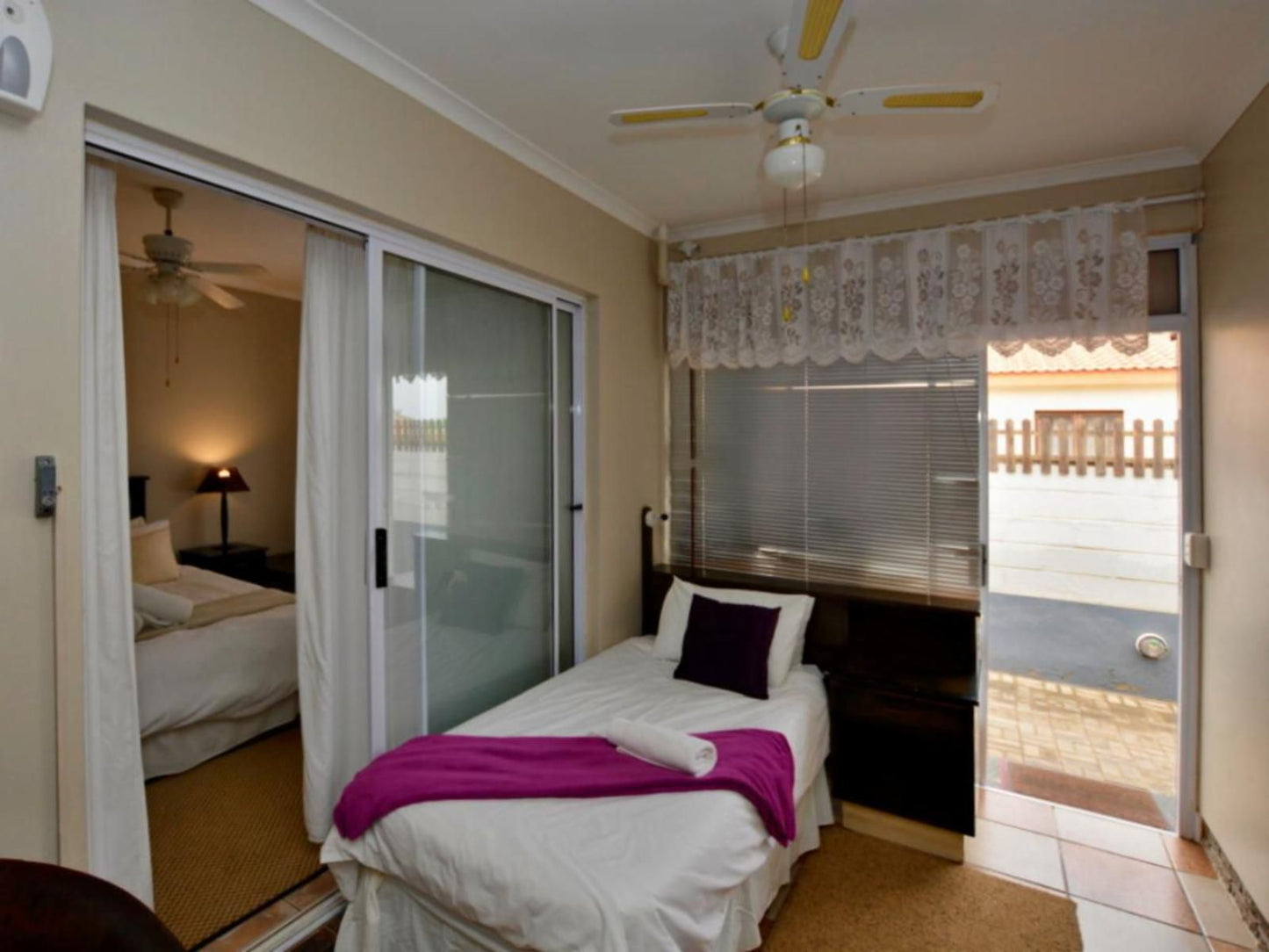 Amarachi Guesthouse, Family Room/Unit Nr 5, Bedroom