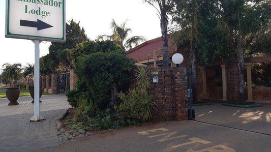 Unsaturated, House, Building, Architecture, Palm Tree, Plant, Nature, Wood, Sign, Ambassador Lodge, Royldene, Kimberley