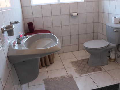 Amjicaja Guesthouse Tours & Rentals, Casa Self-catering-Mh - Walvis Bay, Bathroom