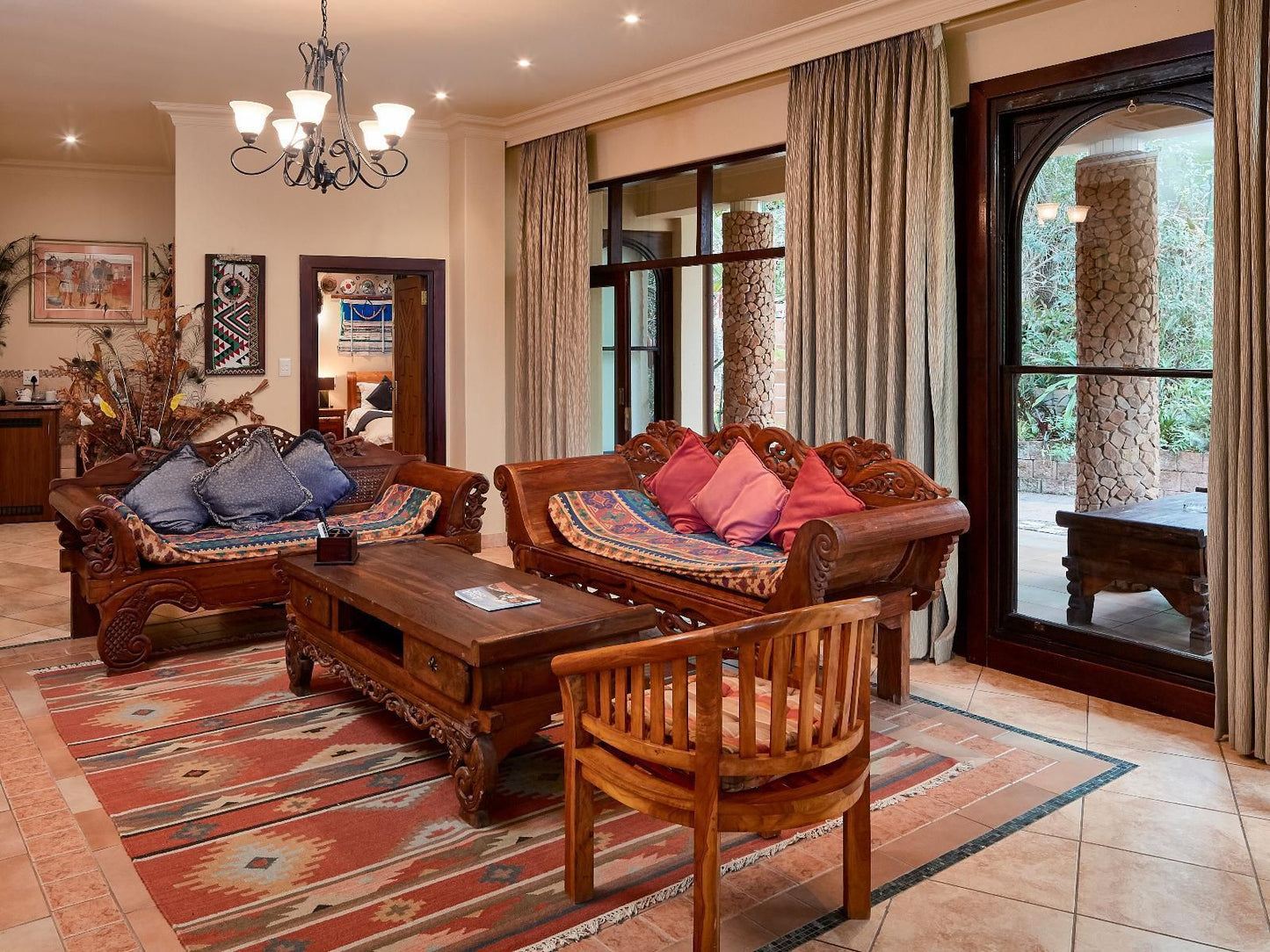 Ammazulu African Palace, Presidential Suite, Living Room