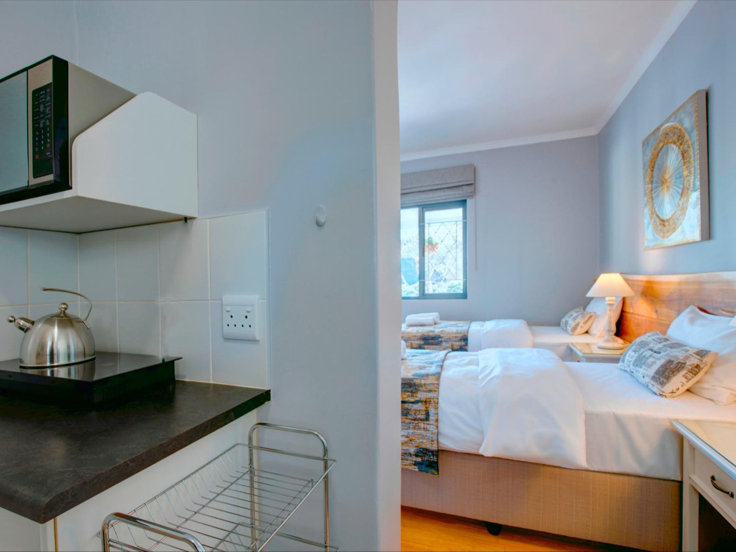 Room 4 Executive Twin with Kitchenette @ Amour Guest House