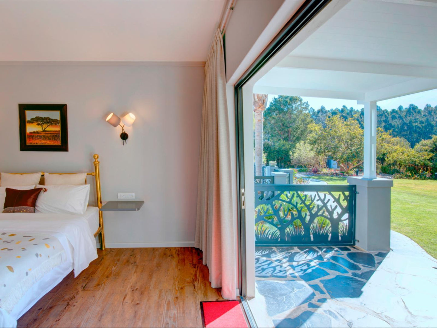 Room 6 Luxury Queen with private patio @ Amour Guest House