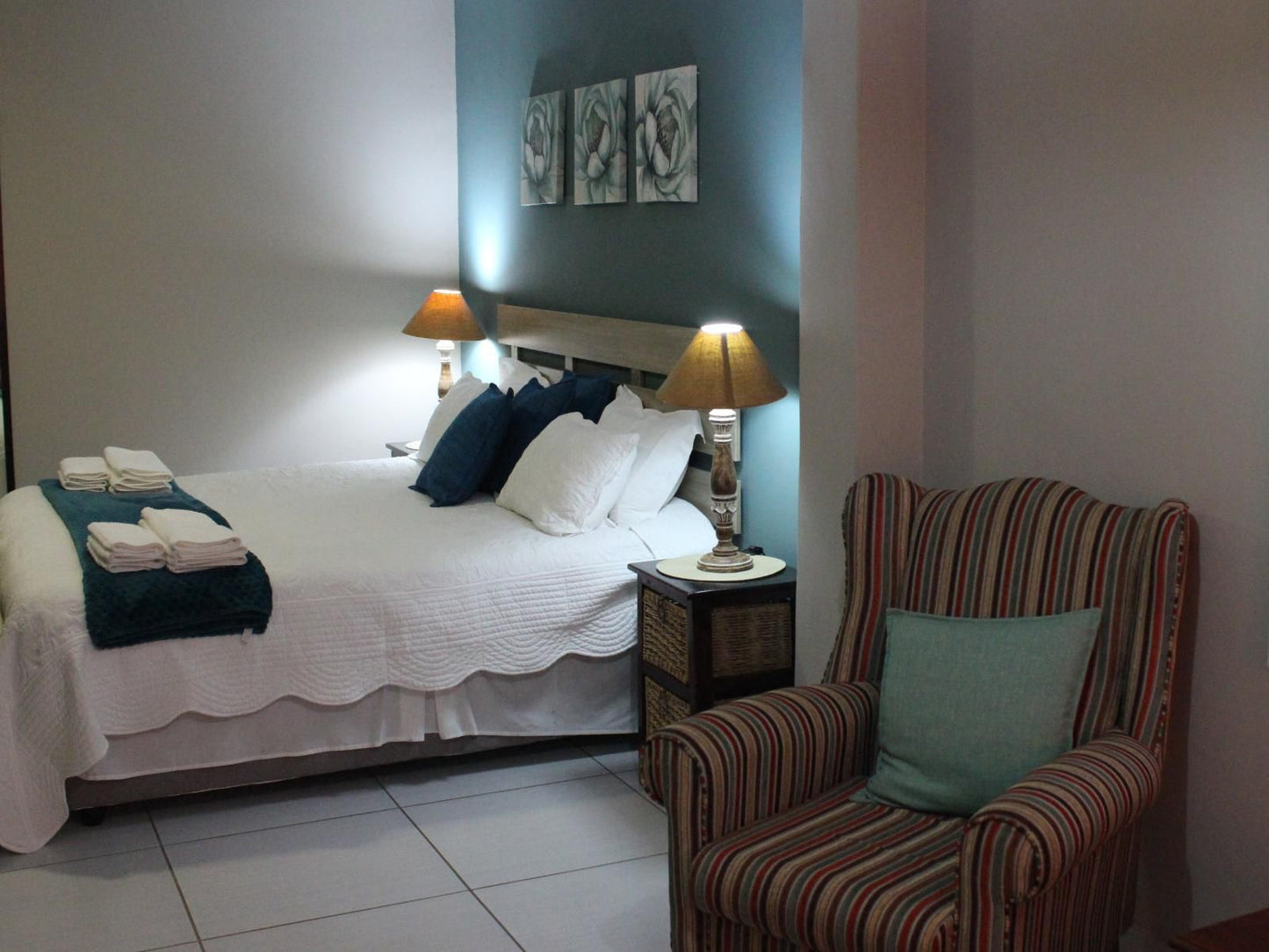 An Exclusive Guest House Too, Room 11: Joyful Shades of Orange, Bedroom