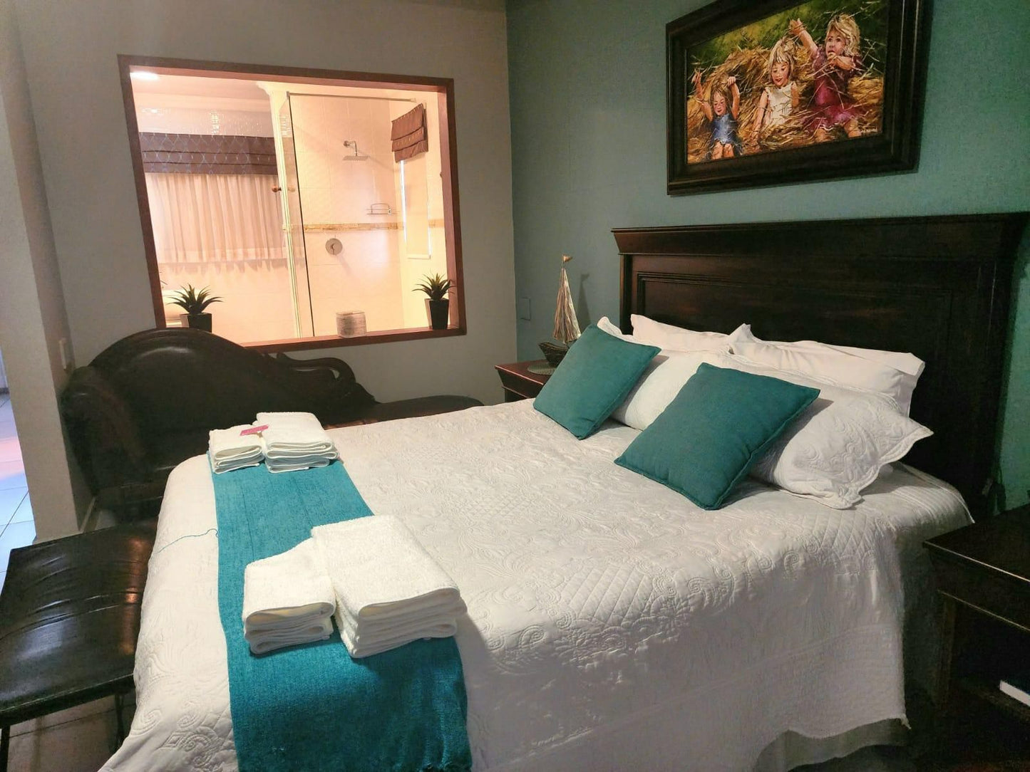 An Exclusive Guest House Too, Room 22: 3/4 Bed Private Entry Veranda, Bedroom