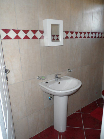 Selective Color, Bathroom, Anchor Guest Lodge, Yeoville, Johannesburg