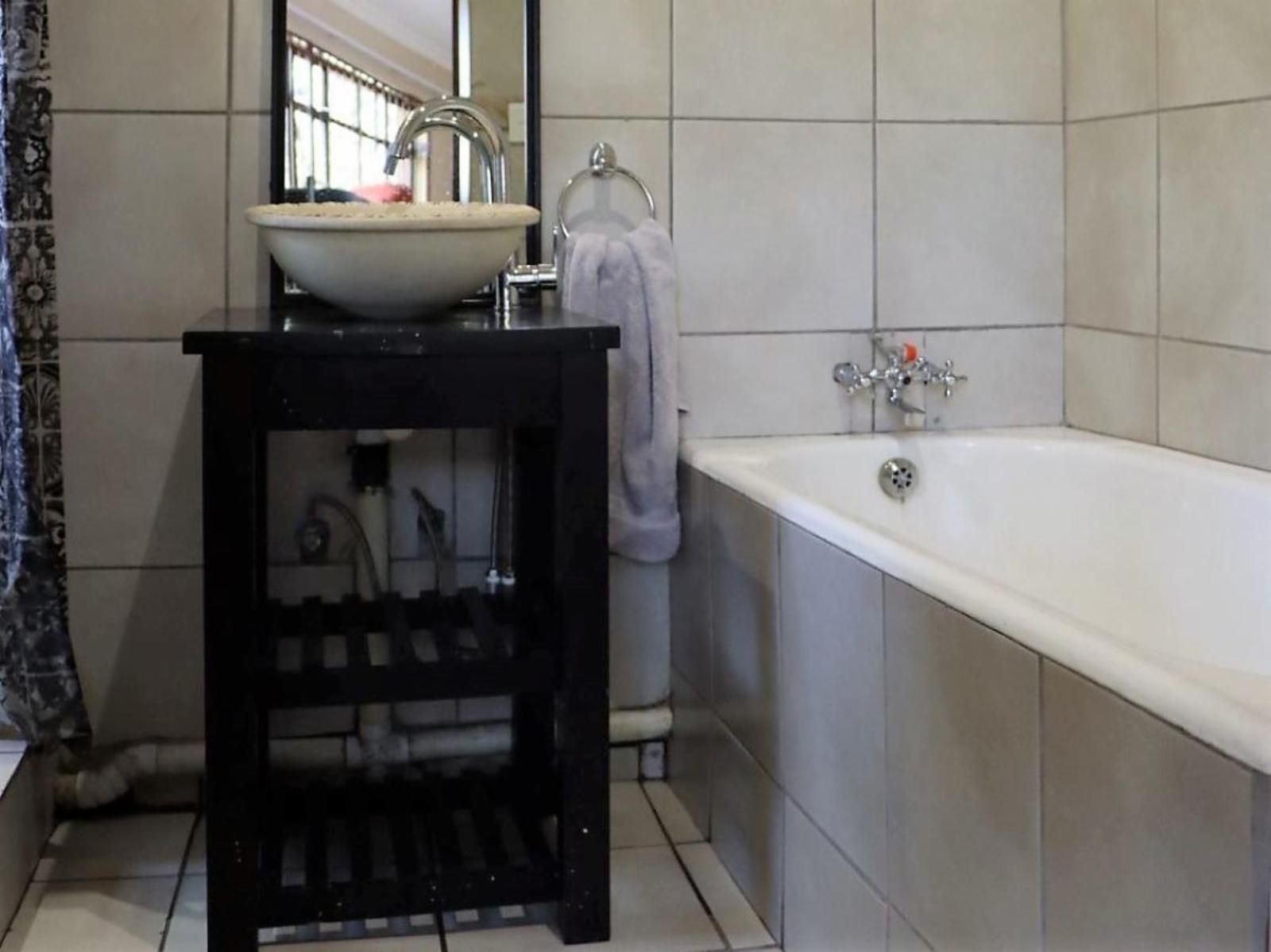 Angels Valley Ezemvelo Nature Reserve Bronkhorstspruit Gauteng South Africa Unsaturated, Bathroom