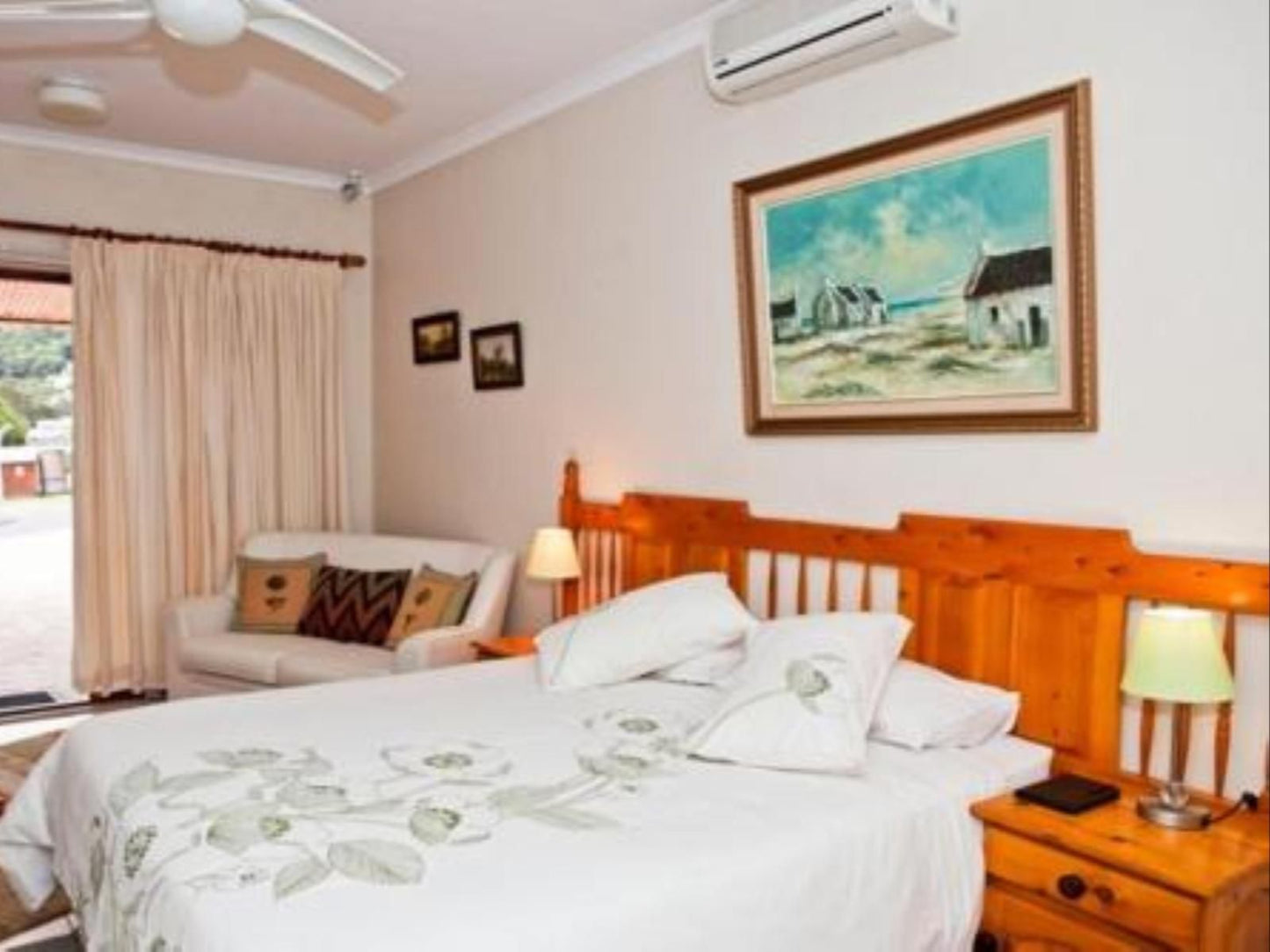 Annette Guesthouse, Deluxe Room, Bedroom