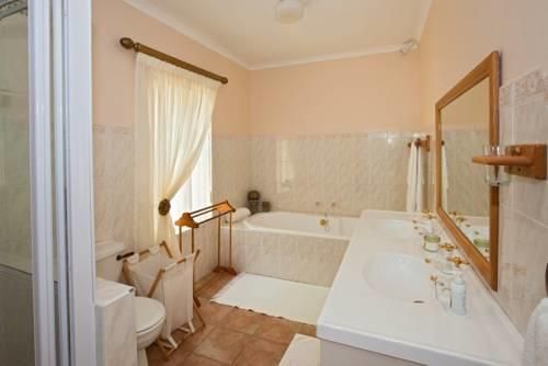 Annette Guesthouse Meyboom Avenue Plattekloof Cape Town Western Cape South Africa Bathroom