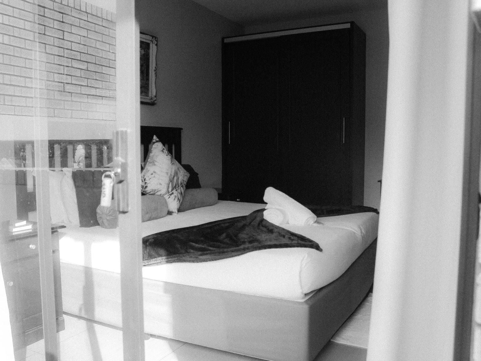 Ansteys Square Ocean View Durban Durban Kwazulu Natal South Africa Colorless, Black And White, Bedroom