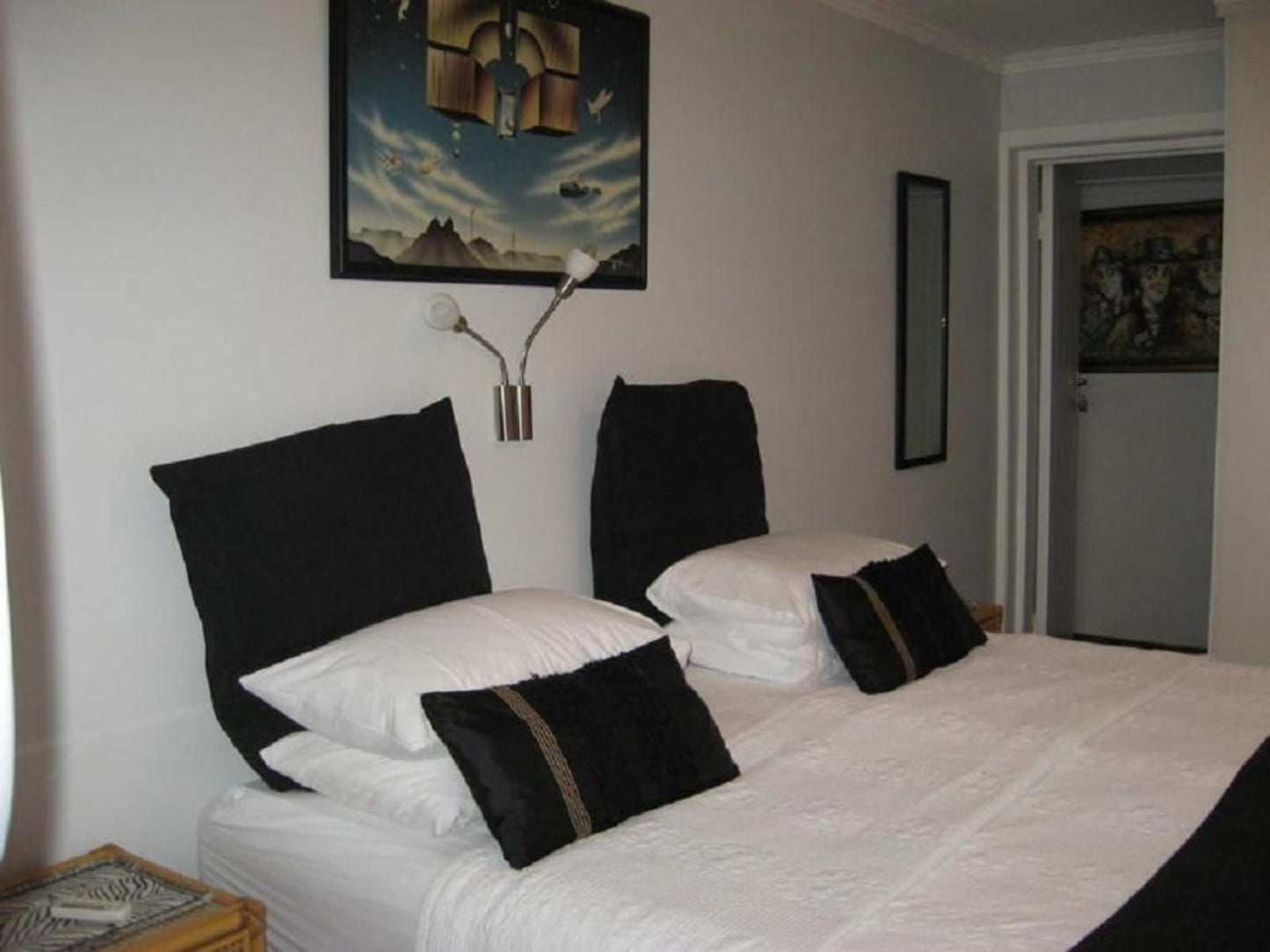 Aqua Vista Holiday Accommodation, Standard Queen Rooms, Bedroom