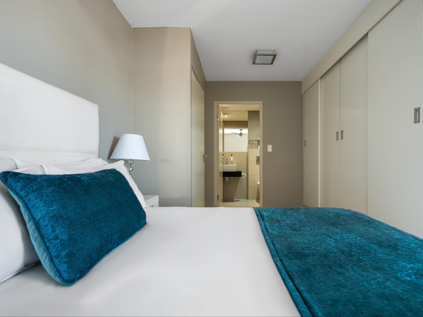 Three Bedroom Luxury Suite - 6 Sleeper @ Aquarius Luxury Suites