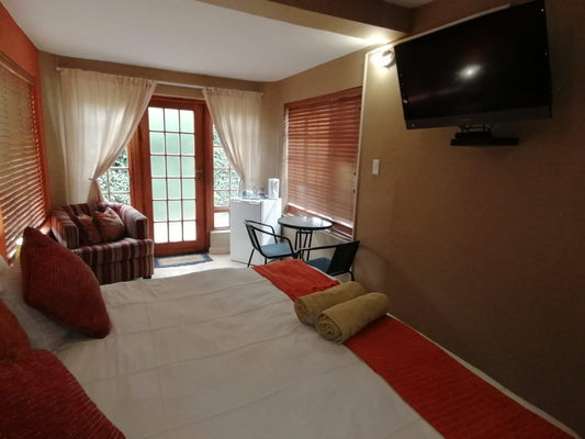 Orange Sunbird Guest Room @ Aqua View Riverside Guest House