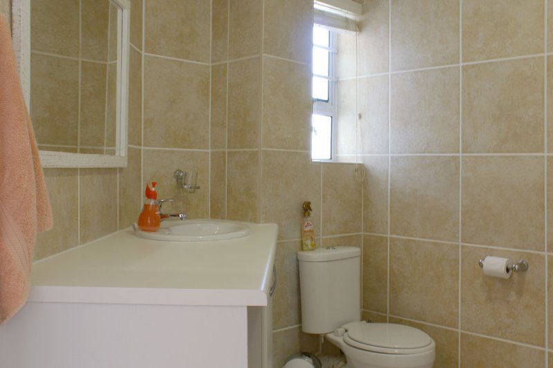 Waterside Living Aruba Breeze 12 Marina Martinique Jeffreys Bay Eastern Cape South Africa Bathroom