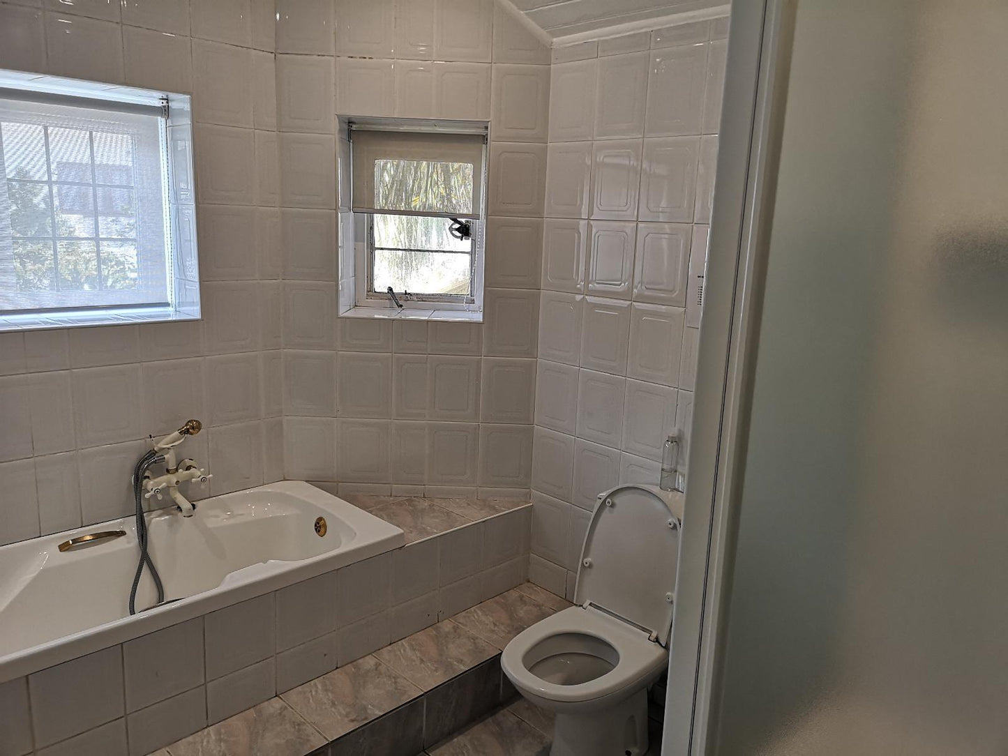 Basic room with shared bathroom @ Ashby Manor