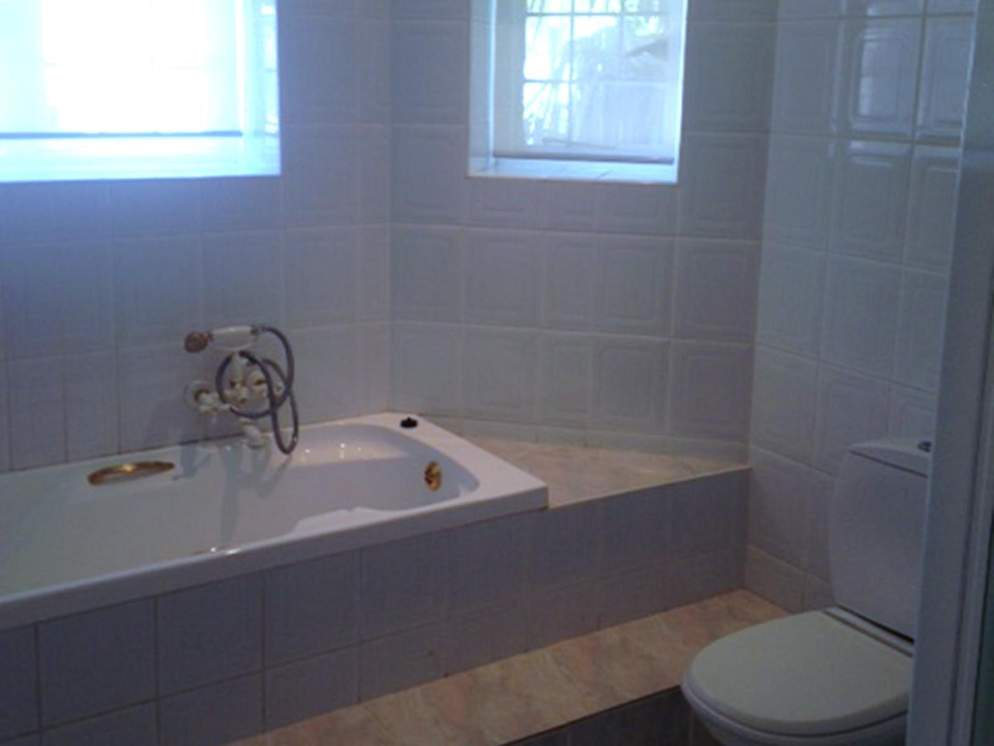 Single Basic Room with shared bathroom @ Ashby Manor